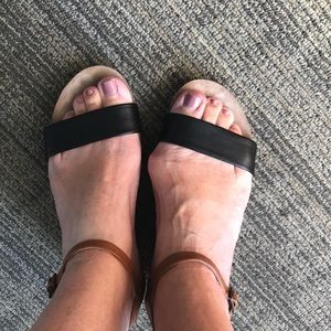 Black & tan sandals